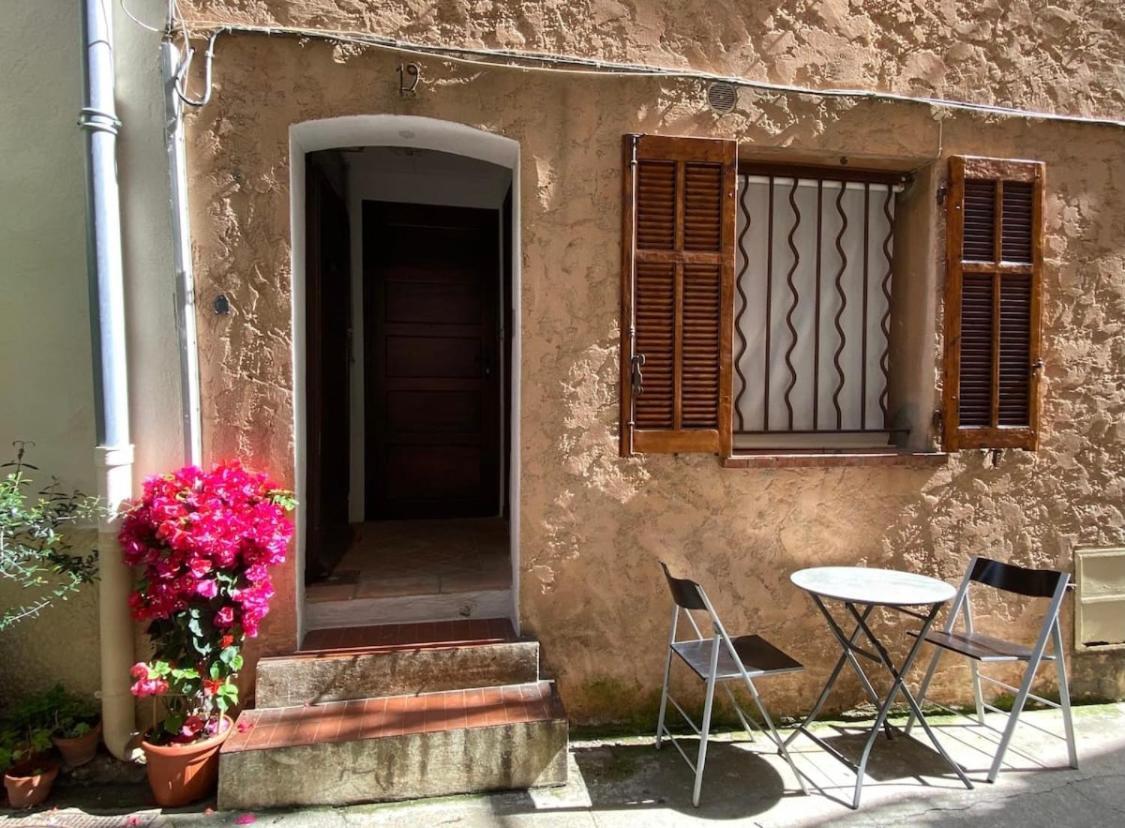 Studio Au Coeur Du Vieil Antibes Exterior foto